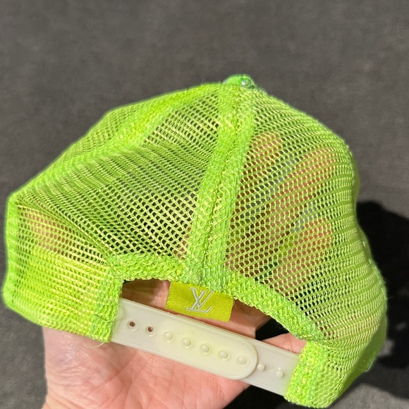 Louis Vuitton Bright Green Monogram Mesh Cap - Picture 3 of 16